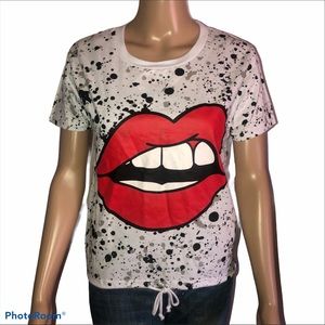 ONFIRE splatter mouth print tee